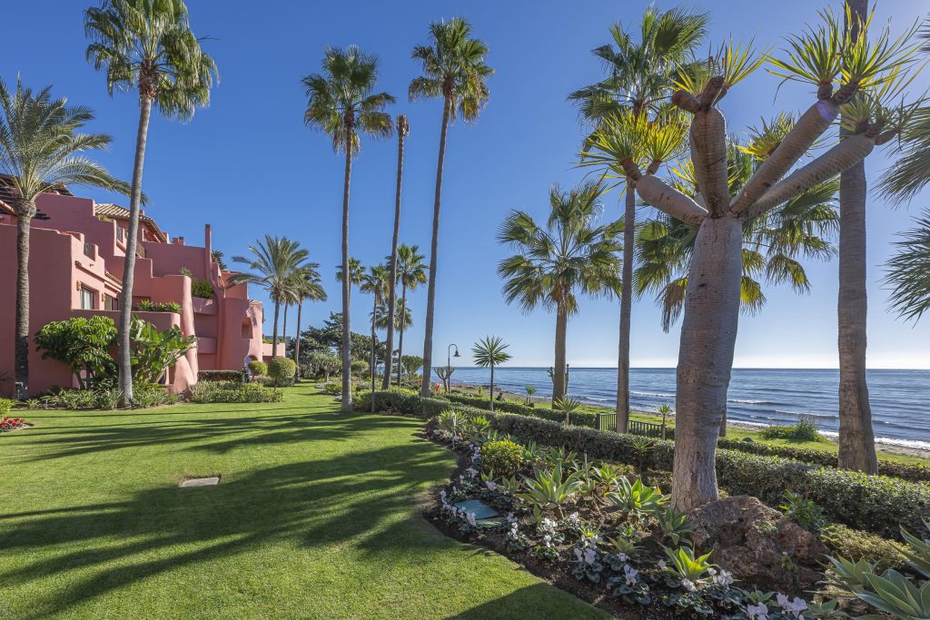 Menara Beach, Estepona,